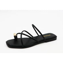 Load image into Gallery viewer, Toe Ring Sandal
