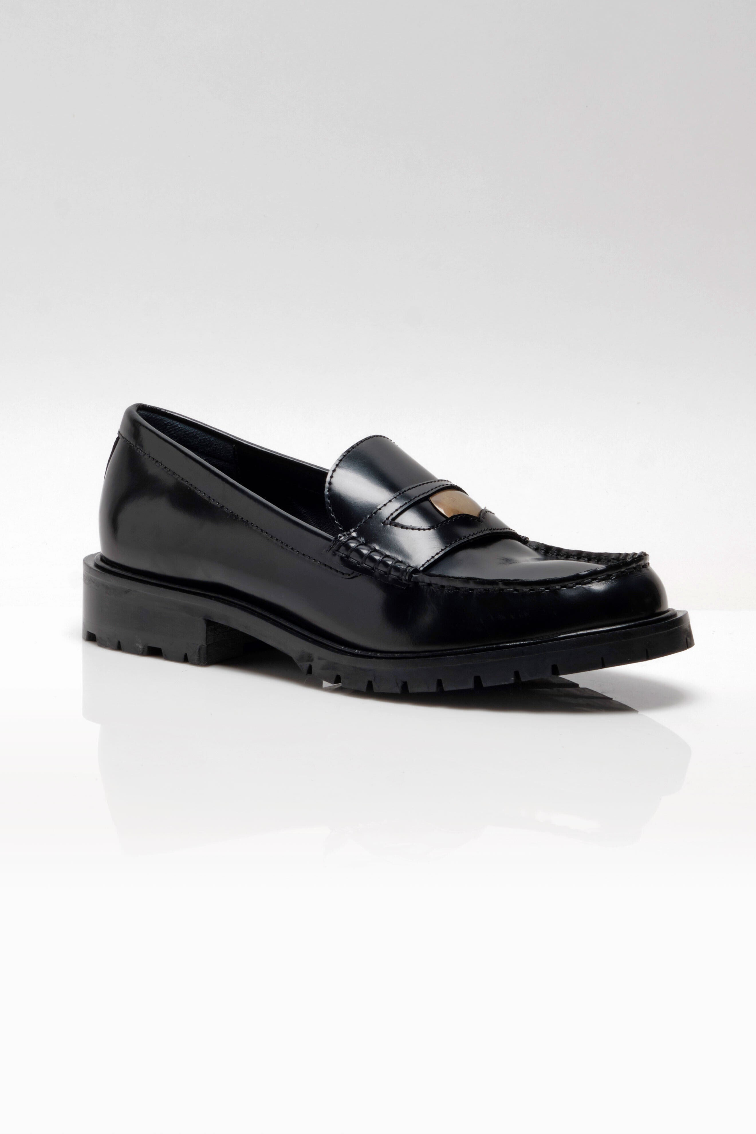 Liv Loafers