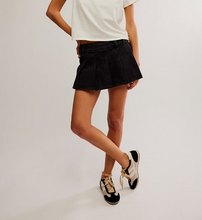 Load image into Gallery viewer, Stephie Denim Skort
