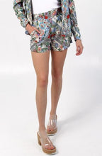 Load image into Gallery viewer, Drew - Ivy Shorts
