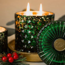 Load image into Gallery viewer, Mistletoe &amp; Holly 2 Wick - 15oz
