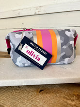 Load image into Gallery viewer, Taylor Gray - Small Carryall
